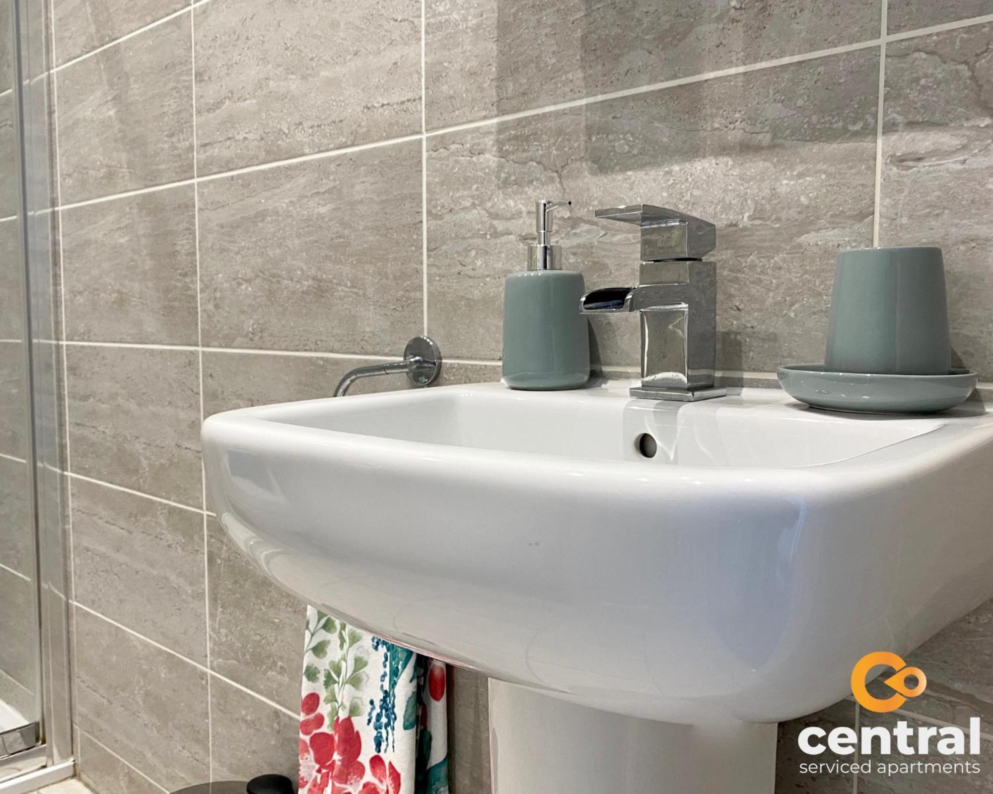 Central Serviced Apartments - Cosy 1 Bedroom - Walk Away From City Quay V&A - Walk To Bus And Train Station - Easy Access To City Centre - Fast Wi-Fi - Fully Equipped - Weekly & Monthly Stay Offers Dundee Exterior foto